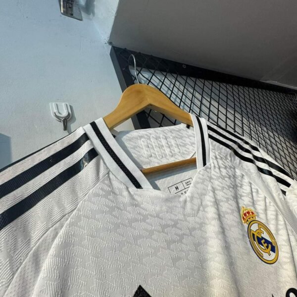 REAL MADRID 24-25 HOME KIT PLAYER EDITION - Image 4