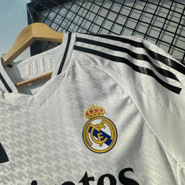 REAL MADRID 24-25 HOME KIT PLAYER EDITION - Image 3